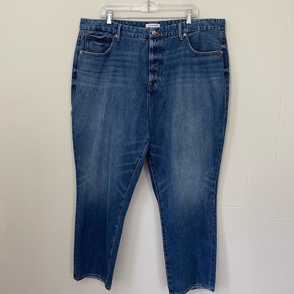 Good American Women's Straight Leg Jeans in Dark Blue Wash